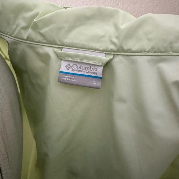 Green Columbia rain jacket - Picture 6 of 6